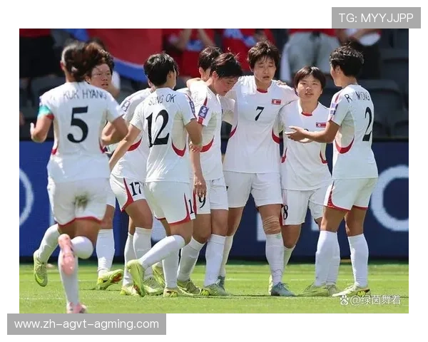 雪地足球突围战：冰点温度下的热血攻防